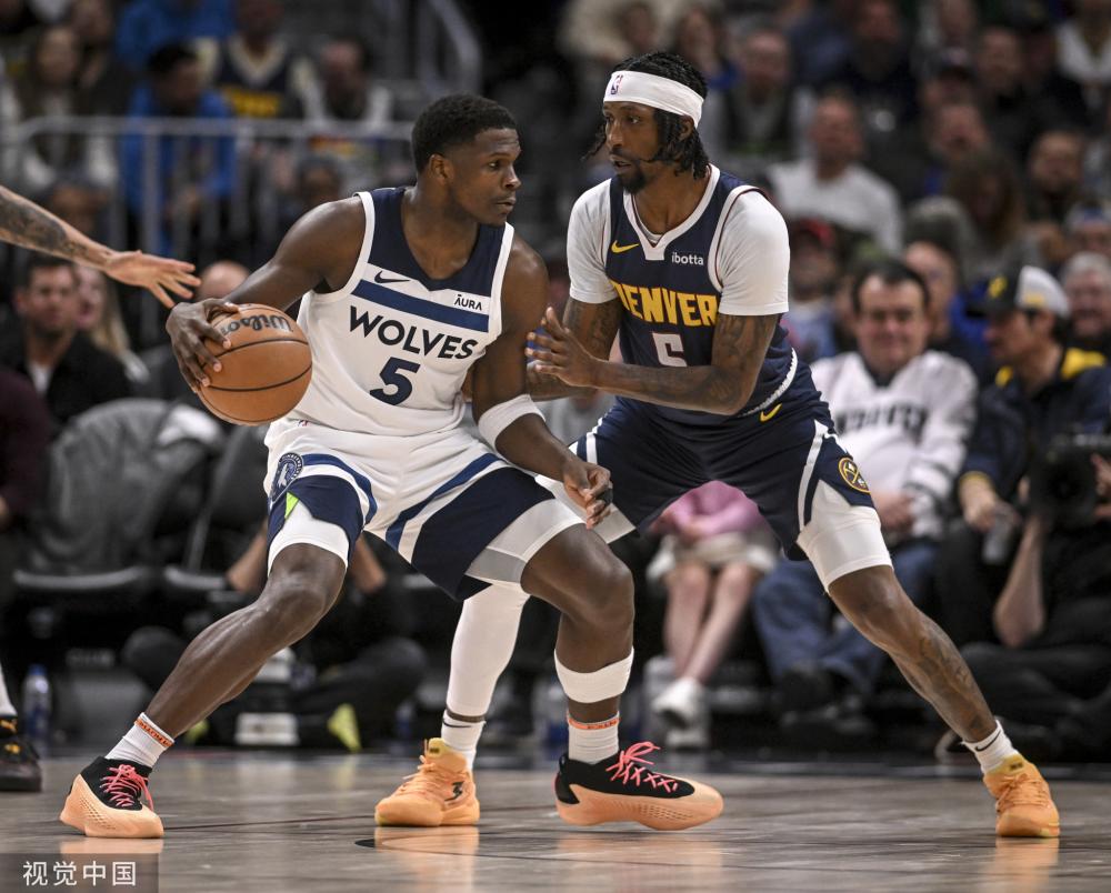 中显得从容 中显得从容