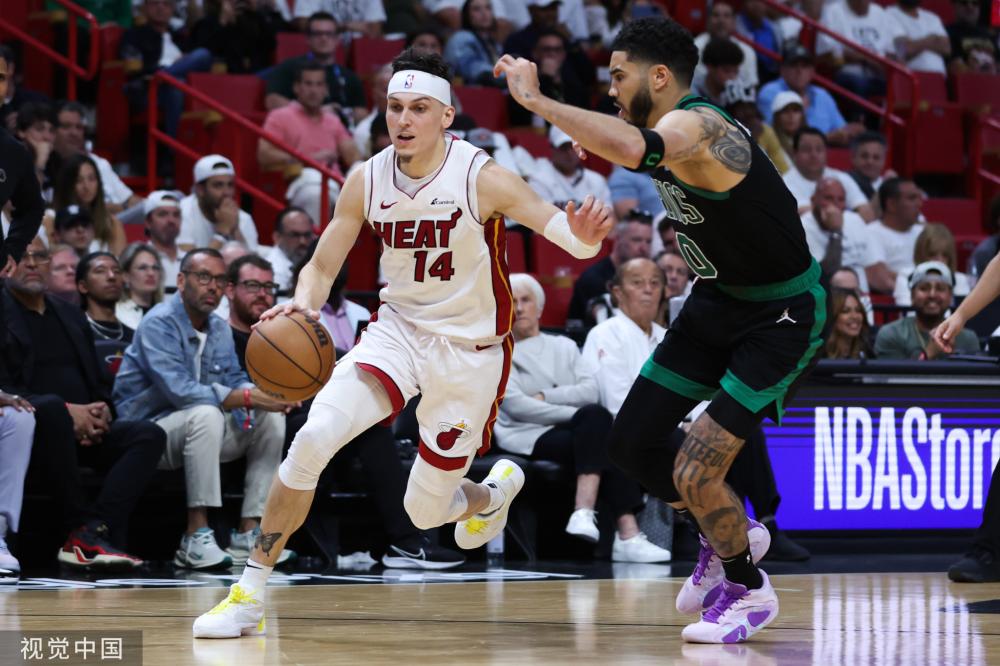 他能在空中 他能在空中