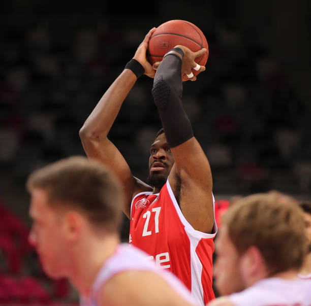 配合为全队 配合为全队