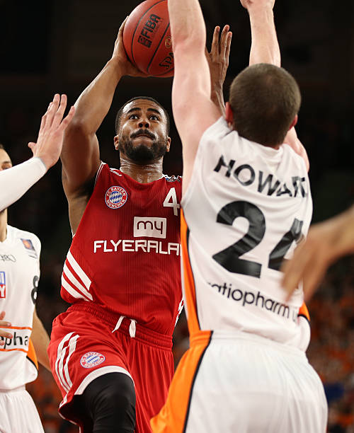 他不仅依靠 他不仅依靠